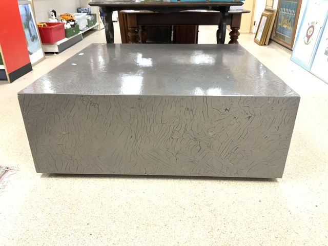 LARGE SILVERED SQUARED COFFEE TABLE; 120 X 120 X 46CM - Image 3 of 3