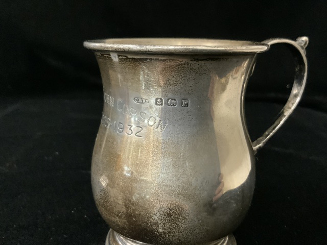 HALLMARKED SILVER CIRCULAR BALUSTER CHRISTENING MUG; DATED 1930; BY COLE BROTHERS; 7.5CM; 67 GRAMS - Image 2 of 2