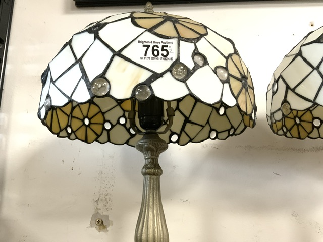 TWO VINTAGE TIFFANY STYLE TABLE LAMPS WITH MOTHER OF PEARL 48CM - Image 3 of 3