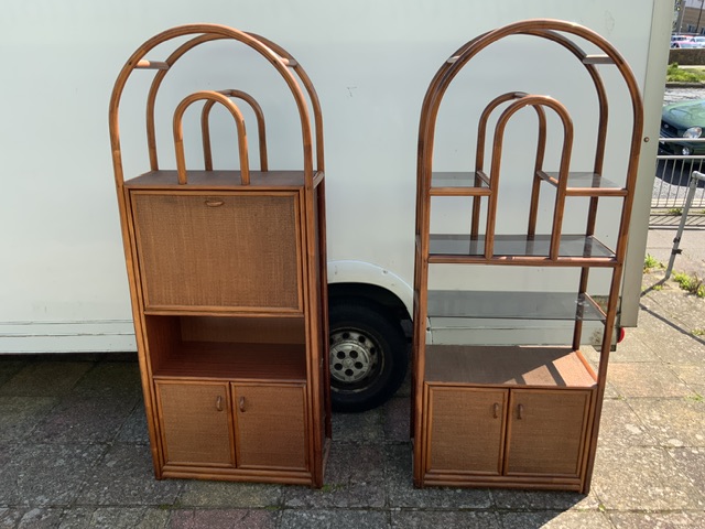 VINTAGE WICKER AND BAMBOO LIVING ROOM FURNITURE, TABLE WITH SIX CHAIRS, SIDEBOARD AND TWO DISPLAY - Image 6 of 8