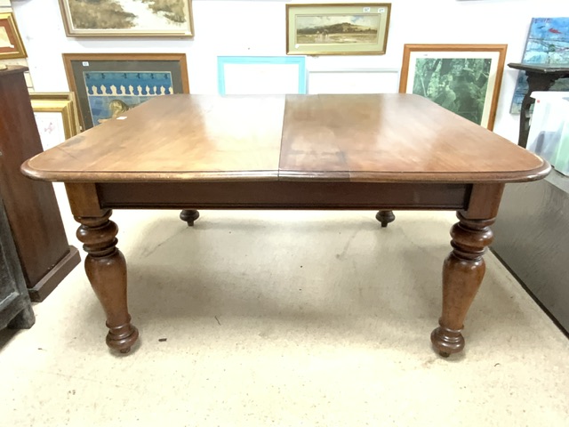 VICTORIAN MAHOGANY DINING TABLE; 129 X 124 X 67CM - Image 3 of 3