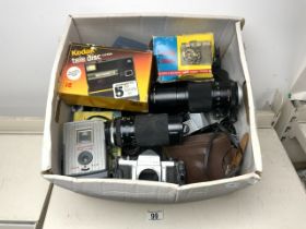 MIXED VINTAGE CAMERAS AND LENSES INCLUDES PENTAX, VIVITAR, TAMRON, ANSCO AND MORE