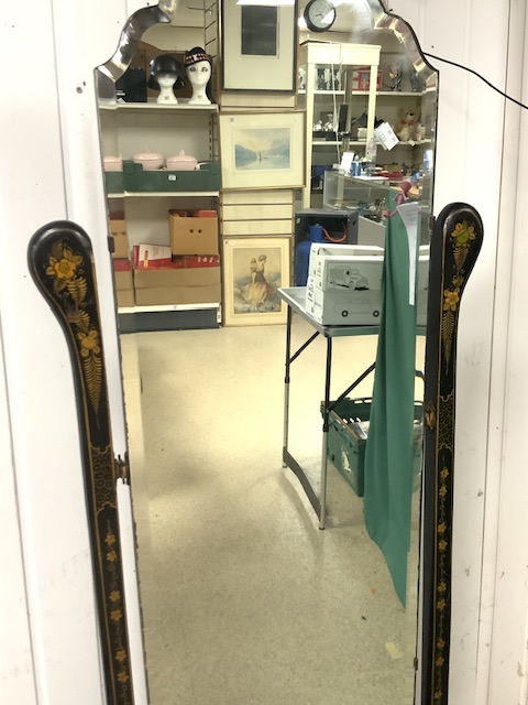 EARLY 20TH CENTURY CHINOISERIE BLACK LACQUERED SWING DRESSING MIRROR; 152 X 56CM - Image 2 of 3