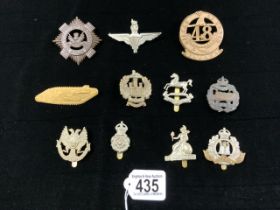 A QUANTITY OF MILITARY METAL CAP BADGES INCLUDING; SUFFOLK, CANADA, ESSEX, TRANSVAAL INF. SCOTTISH