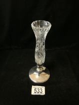 A SILVER MOUNTED GLASS BUD VASE BIRMINGHAM 1996; SHAPED GLASS BODY ON CIRCULAR FOOT; HEIGHT 19.5CM
