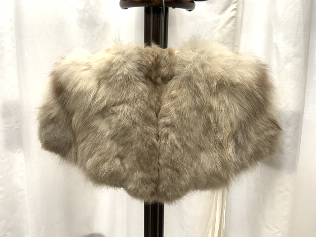 THREE FUR STOLES; BEIGE; DARK BROWN AND CREAM - Image 5 of 7