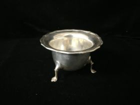 HALLMARKED SILVER CIRCULAR SUGAR BOWL WITH PIECRUST BORDER RAISED ON PAD FEET; DATED 1913; BY HORACE