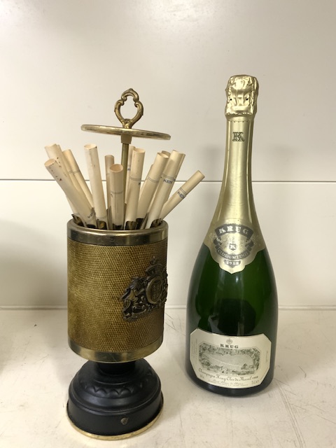 MOET & CHANDON TOP HAT ICE BUCKET 18CM WITH DUMMY BOTTLE AND CIGARETTE DISPENSER - Image 2 of 2