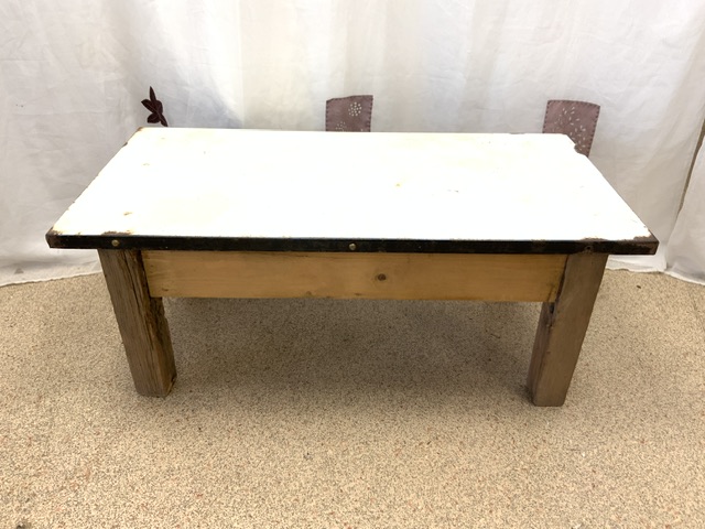 ENAMEL TOP LOW TABLE; 92 X 46CM - Image 3 of 4