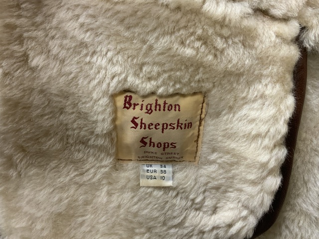 VINTAGE BRIGHTON SHEEPSKIN SHOP COAT; MENS UK SIZE 34 - Image 3 of 4