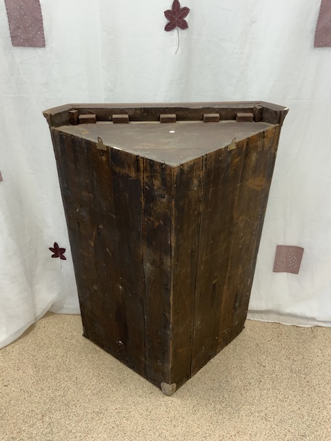 LARGE GEORGIAN CORNER UNIT; 105CM - Image 4 of 4