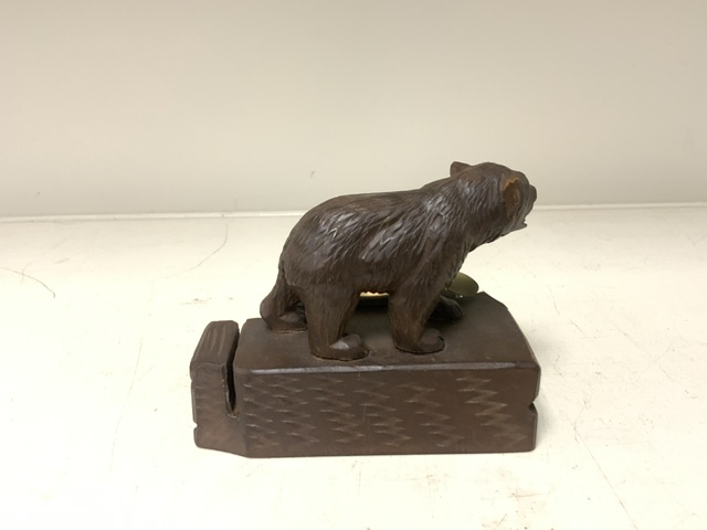 VINTAGE CARVED WOODEN BLACK FOREST BEAR ASHTRAY; 11 X 8CM - Image 3 of 7