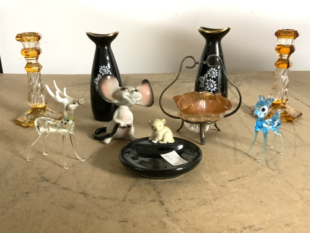 MIXED PORCELAIN AND GLASS INCLUDES MURANO AND WADE - Image 2 of 4