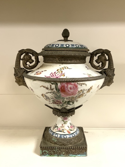 LARGE PORCELAIN FLORAL URN WITH ORMOLU ACCENTS POSSIBLY SEVRES MARK TO BASE; 40CM - Image 2 of 6