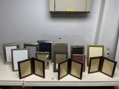 QUANTITY OF VARIOUS PHOTO FRAMES