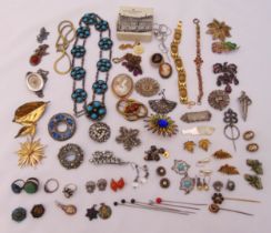 A quantity of costume jewellery to include earrings, necklaces, brooches and rings