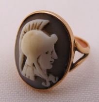 Victorian 15ct gold and cameo ring