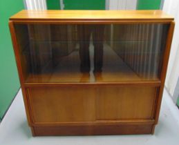 G Plan mid 20th century rectangular glazed display cabinet with sliding doors, 84.5 x 91 x 34cm