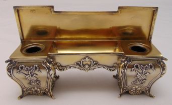 William Comyns hallmarked silver ink stand in the form of a rectangular desk, chased with