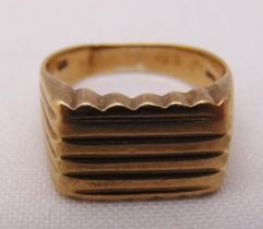 9ct gold gentlemans ring, approx total weight 5.3g