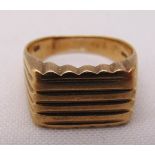 9ct gold gentlemans ring, approx total weight 5.3g