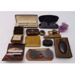 A quantity of collectables to include a cased antique ruby glass perfume bottle, vintage reading