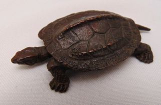 A Japanese Okimono bronze figurine of a turtle, 7 x 4cm