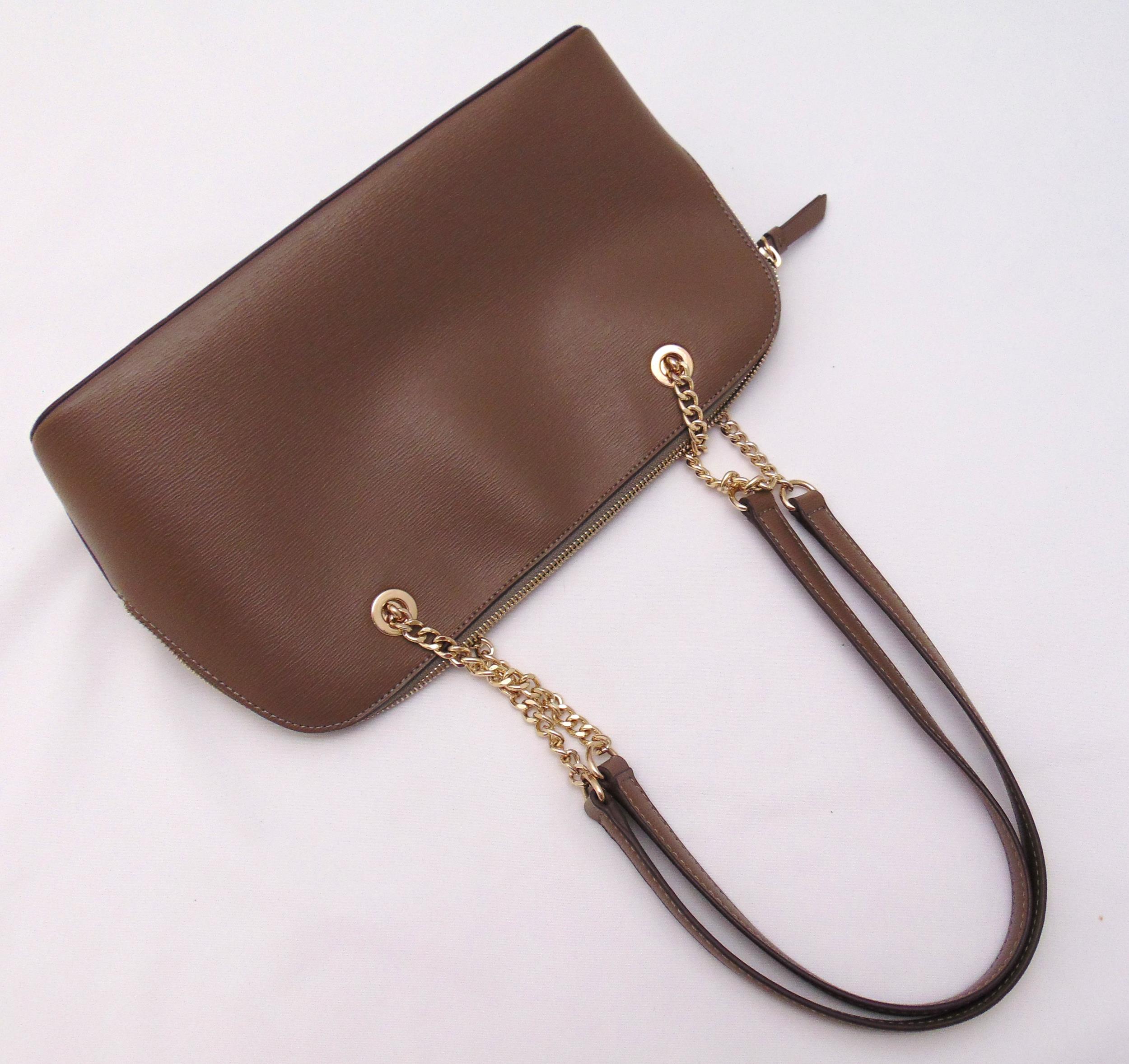 DKNY ladies taupe leather handbag with strap handle - Image 3 of 4