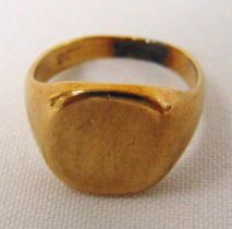 9ct yellow gold gentlemans signet ring, approx total weight 7.7g