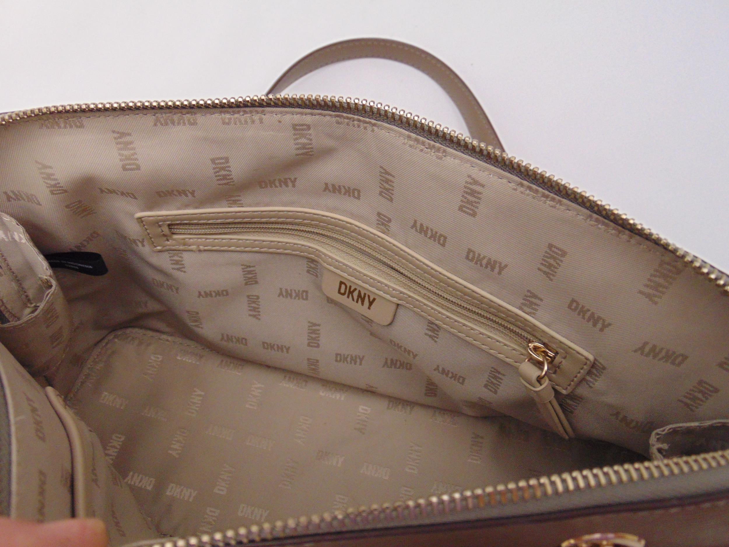 DKNY ladies taupe leather handbag with strap handle - Image 4 of 4