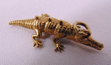 9ct yellow gold pendant in the form of an articulated crocodile, approx total weight 5.2g