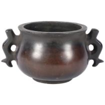 A Chinese bronze censer, with 4 character mark, H11.5cm