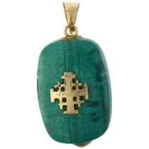 A 14ct gold mounted malachite Jerusalem cross drop pendant, 27.2mm, 4.1g Top and bottom mounts