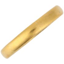 An early 20th century 22ct gold wedding band ring, maker AC Co, Birmingham 1939, band width 3.3mm,