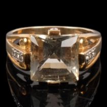 A modern 9ct gold quartz and cubic zirconia dress ring, size N, 4.4g