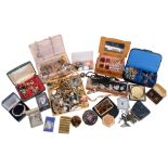 A quantity of costume jewellery, including necklaces, bracelets, earrings, etc