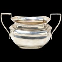 An Edwardian silver 2-handled sugar bowl, William Aitken, Birmingham 1902, 13cm, 3.4oz No damage