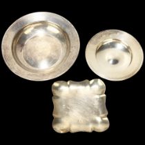 3 silver dishes, largest 16.5cm, 11.3oz total (3) No damage or repair, only general surface wear,