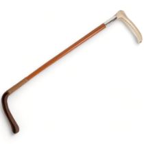 Early 20th century bamboo and horn-handled riding crop with silver mount, overall length 64cm