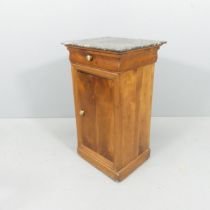 A continental mahogany marble-topped pot cupboard. 42x70x37cm.