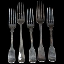4 silver Fiddle pattern table forks, and another (5), 9.5oz