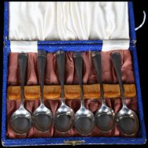 A cased set of 6 silver teaspoons