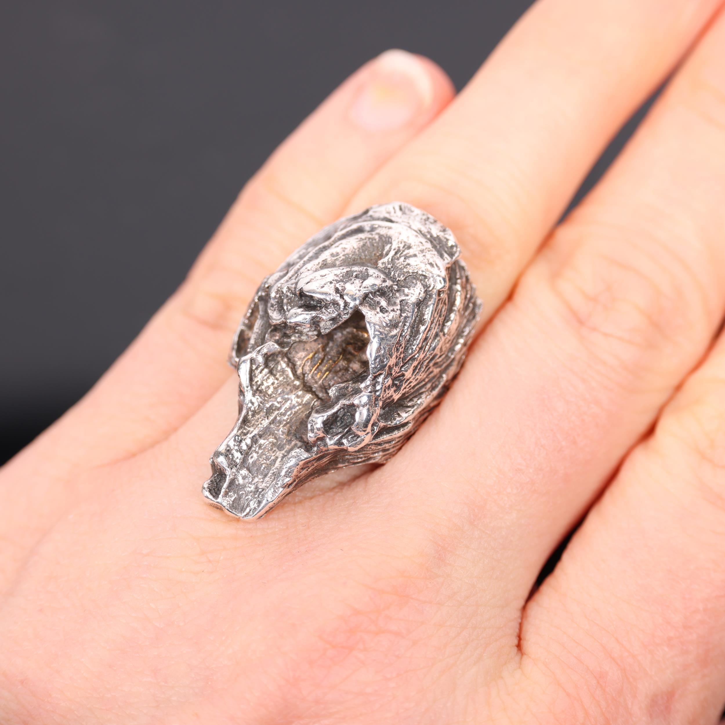 KNUD V ANDERSEN for ANTON MICHELSEN - a Danish brutalist sterling silver abstract ring, setting - Image 4 of 4