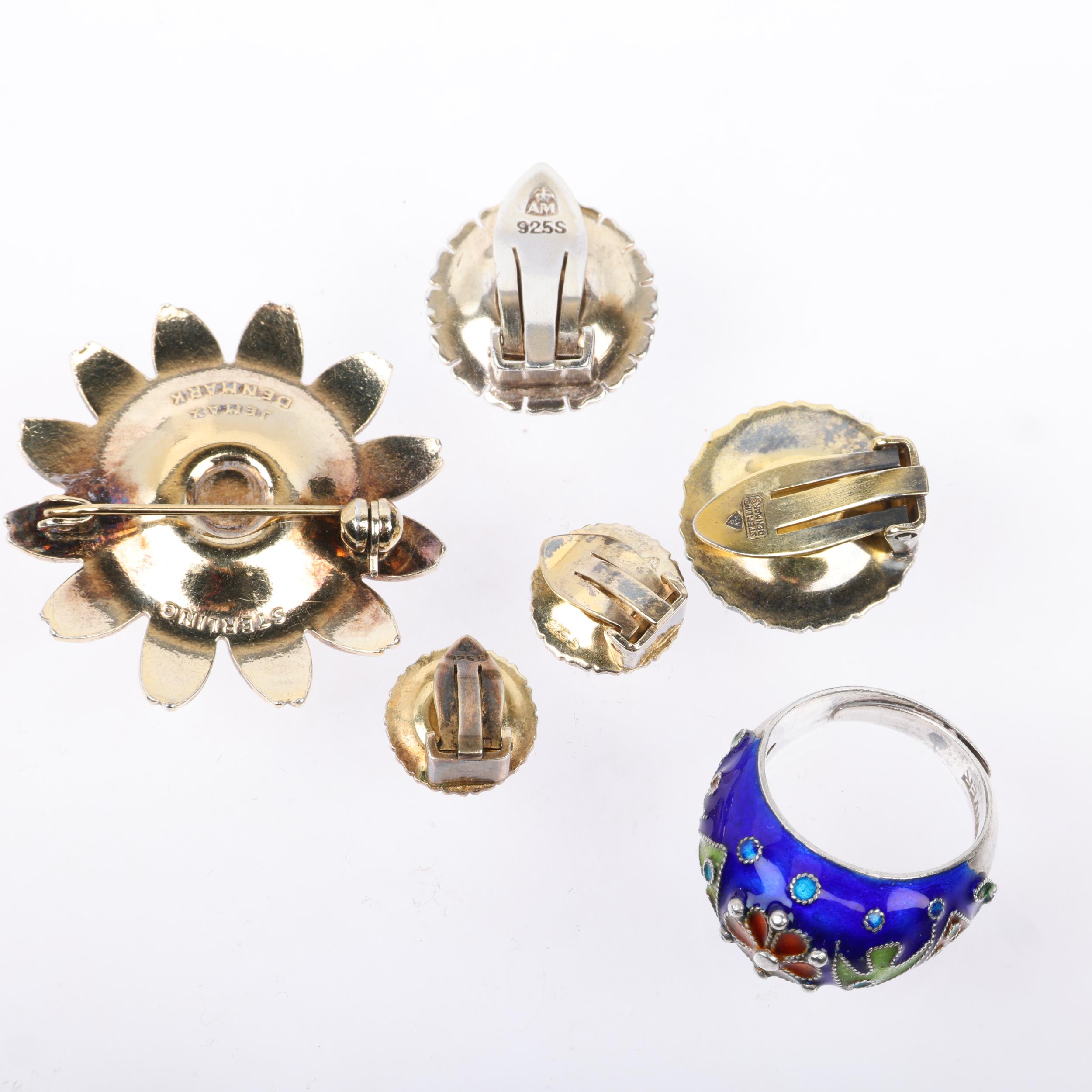 Various Scandinavian silver and enamel jewellery, including Jemax silver-gilt white enamel daisy - Image 3 of 3