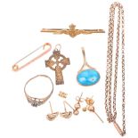 Various 9ct gold jewellery, including RAF wings sweetheart brooch, Elizabeth brooch, Celtic cross