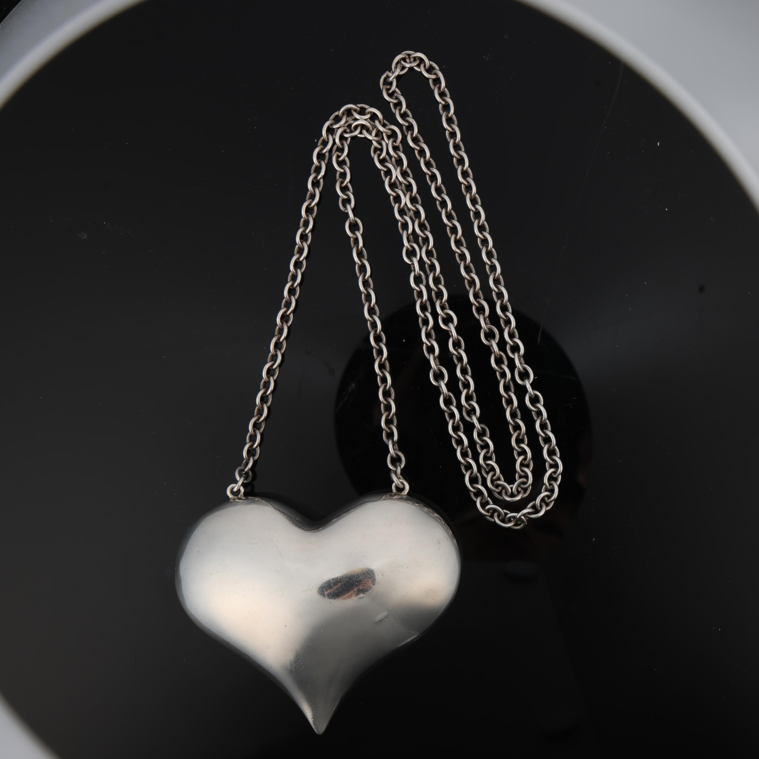 A large Danish modernist stylised heart pendant necklace, with integral cable link chain, apparently - Image 2 of 4