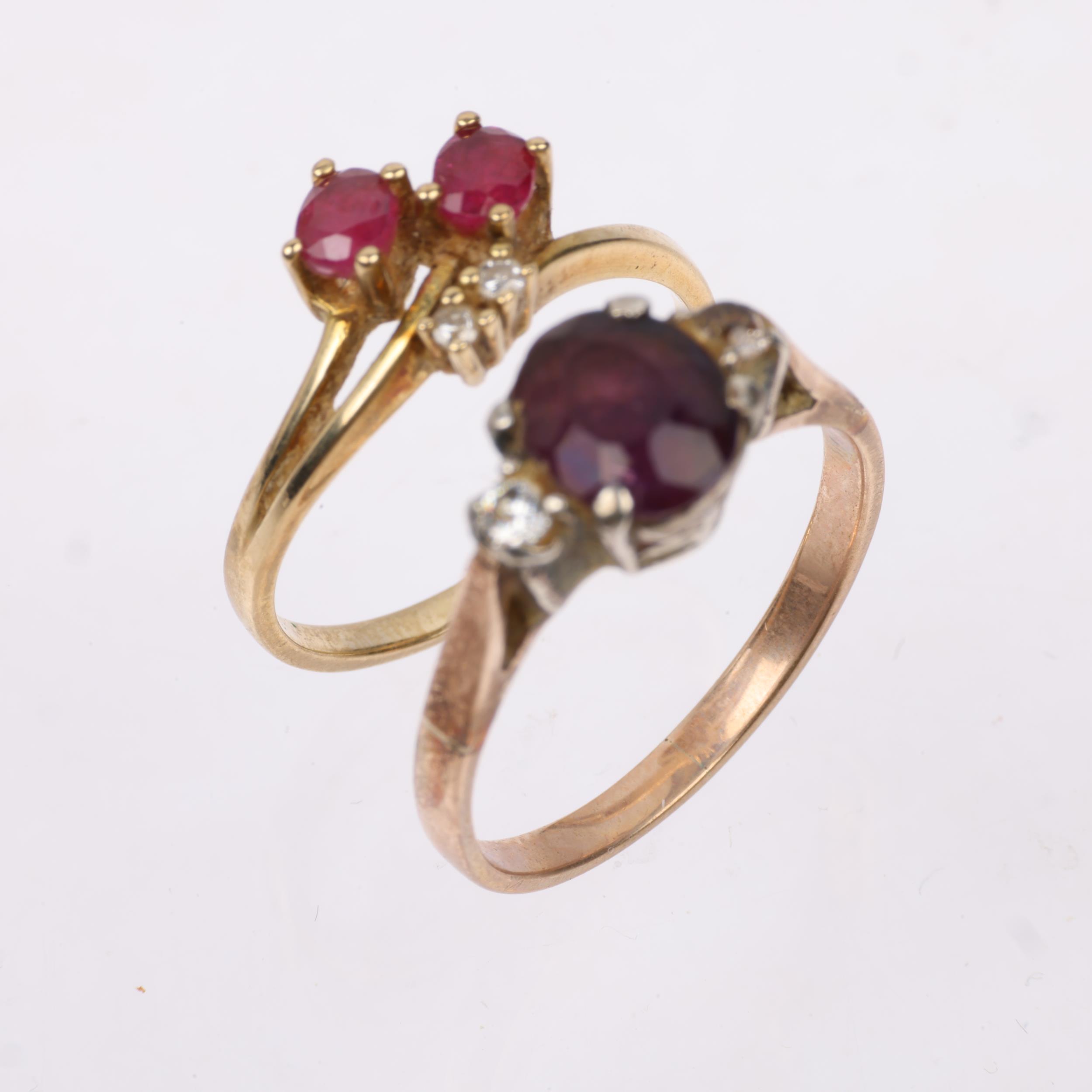 2 x 9ct gold gem set rings, comprising 9ct ruby and diamond crossover, size I, 1.3g, and unmarked - Image 3 of 4