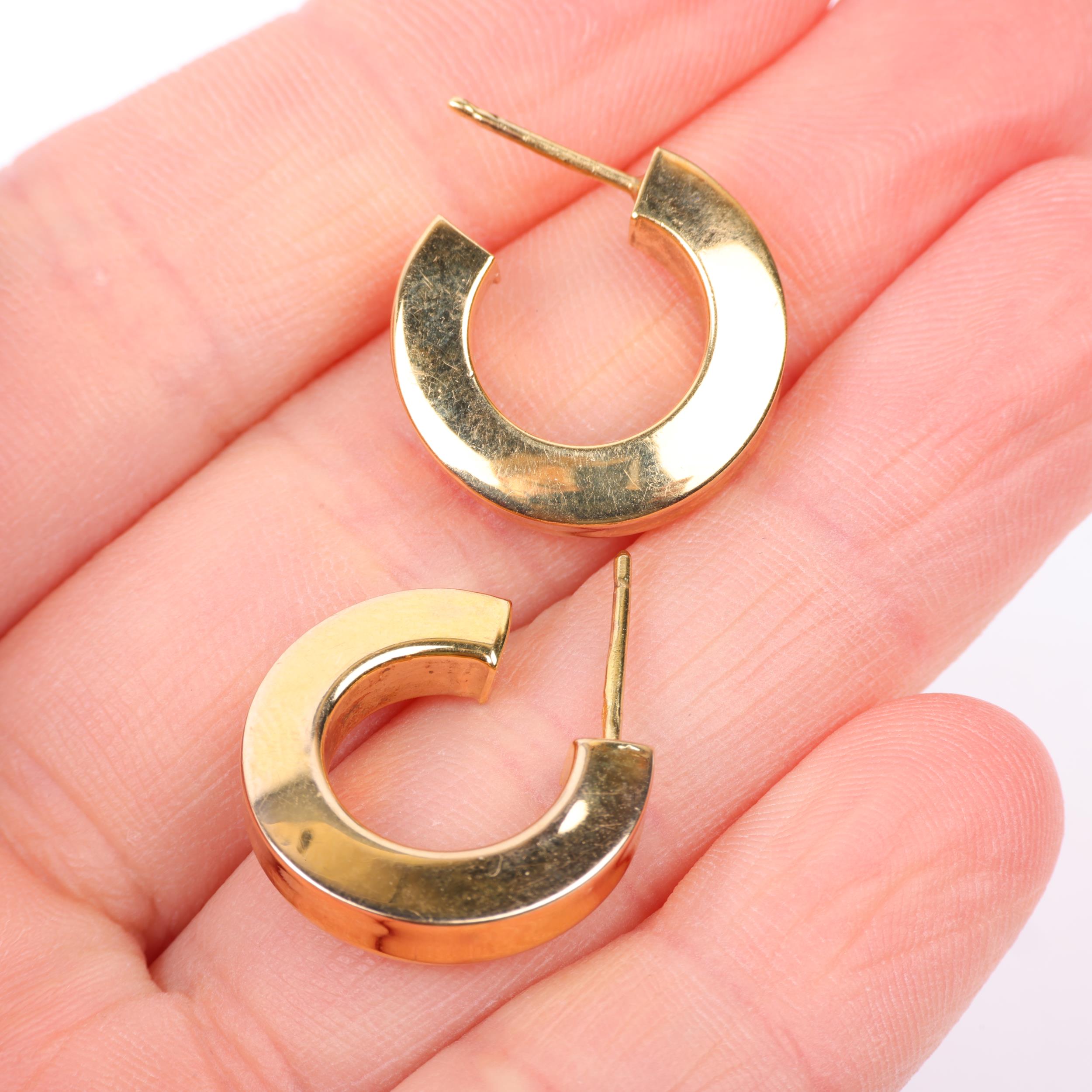 A pair of 9ct gold hoop earrings, with stud fittings, 18.2mm, 3.1g Condition Report: A few very - Image 4 of 4