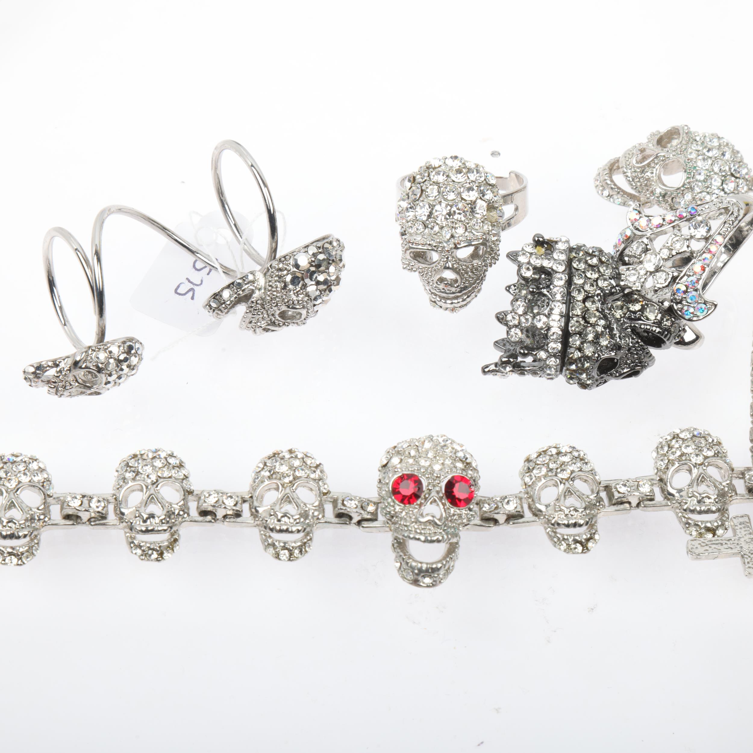 BUTLER & WILSON - a Vintage rhinestone skull jewellery set, comprising necklace, bracelet and 3 - Image 2 of 3