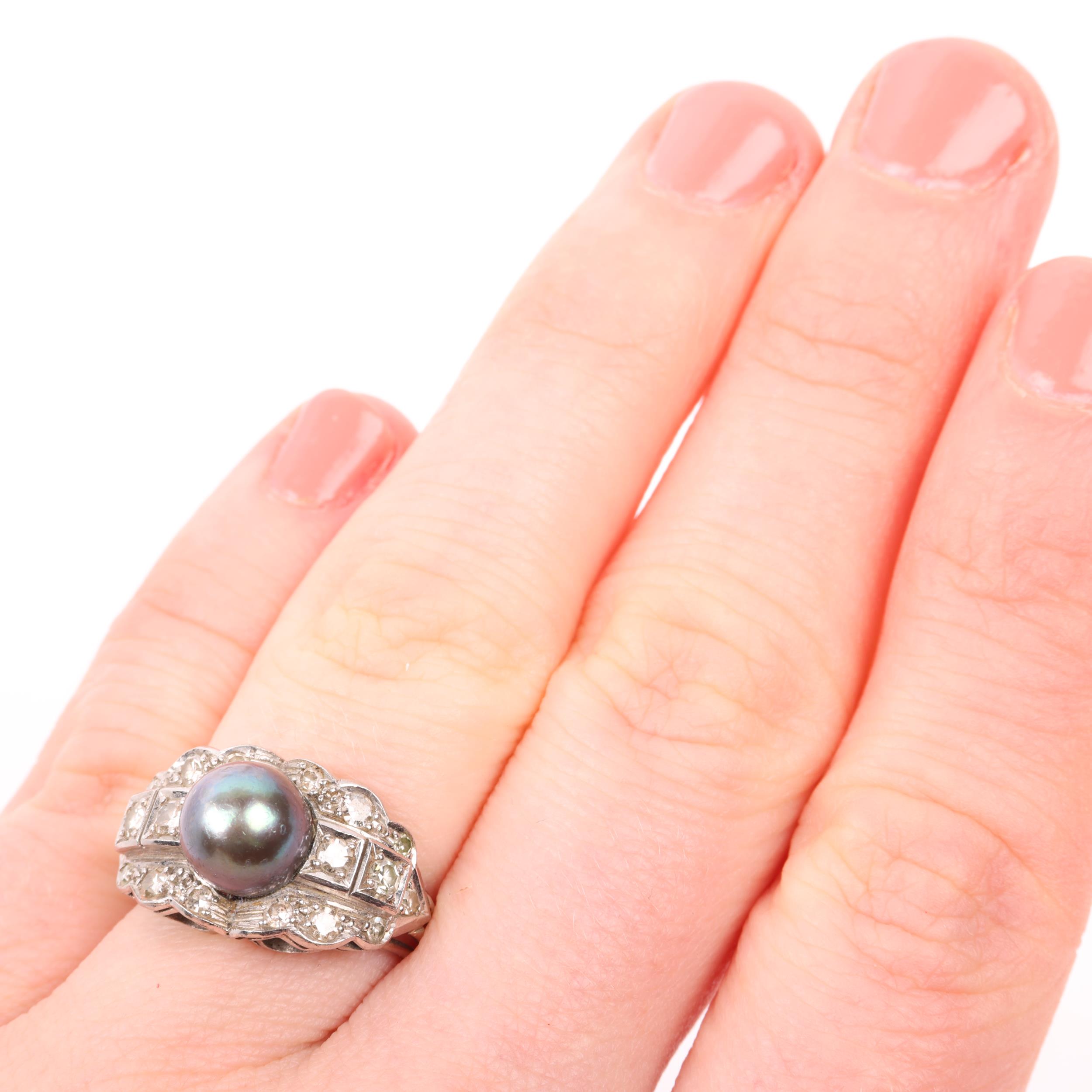 An Art Deco style whole black Tahitian pearl and diamond panel ring, setting height 11.5mm, size - Image 4 of 4